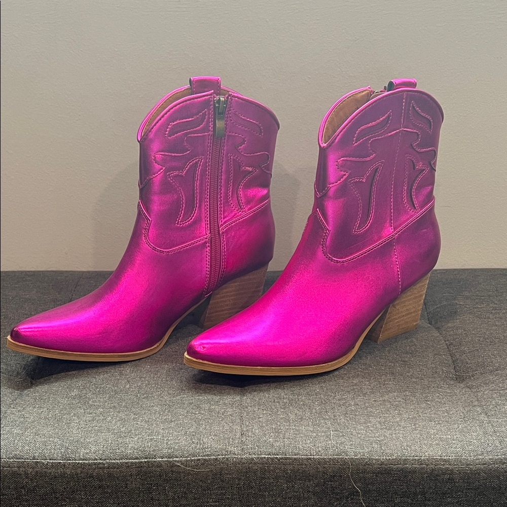 BEAST FASHION Metallic Hot Pink Western Lace-Up Ankle Boots